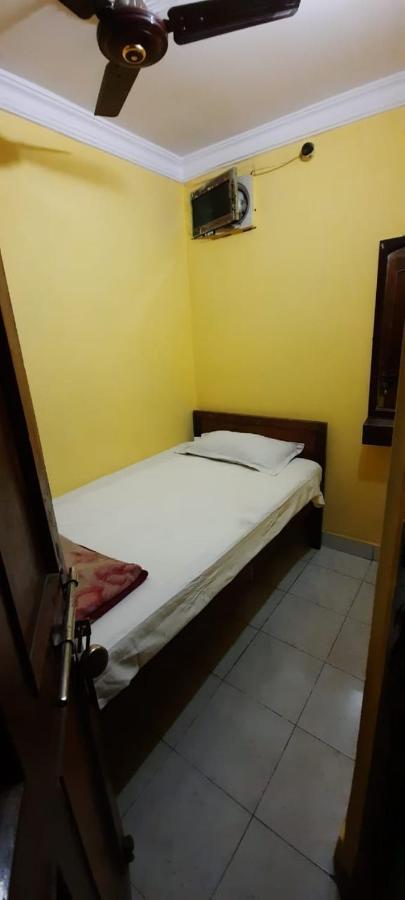 Khaja Habib Hotel Calcutta Exterior foto